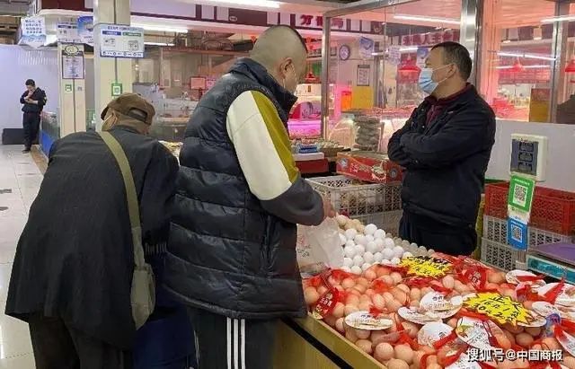 鸡蛋几近1元/个,供应不足叠加饲料成本走高,蛋价“高烧”不退